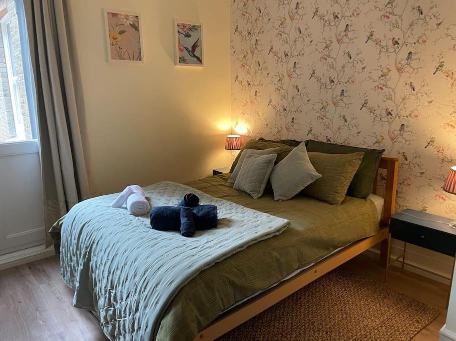 West London Stunning Garden Flat - Period Features Apartment Bagian luar foto