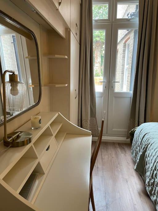 West London Stunning Garden Flat - Period Features Apartment Bagian luar foto