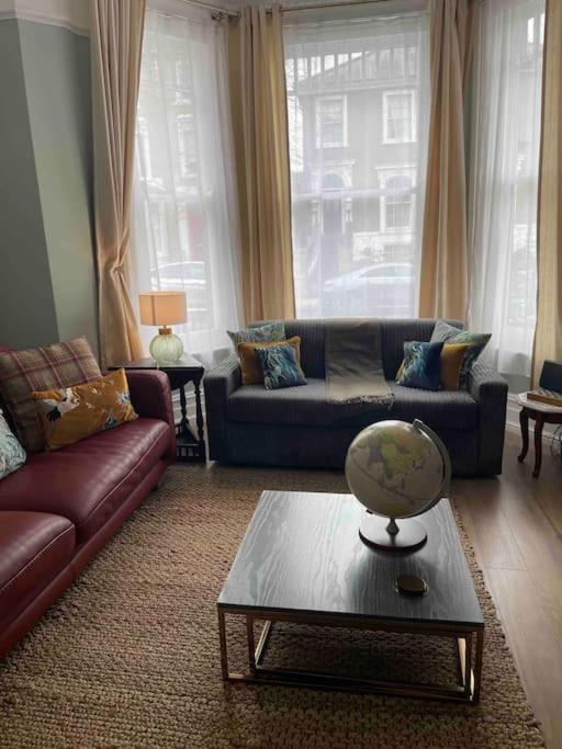 West London Stunning Garden Flat - Period Features Apartment Bagian luar foto